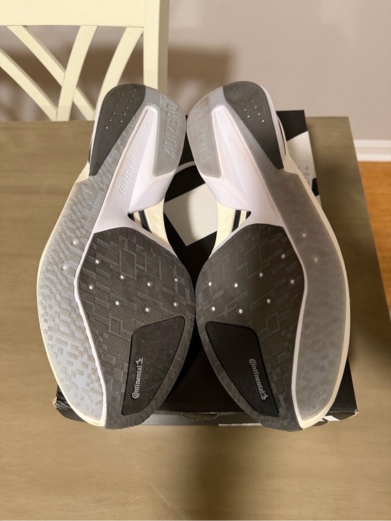 Athletic_Shoes